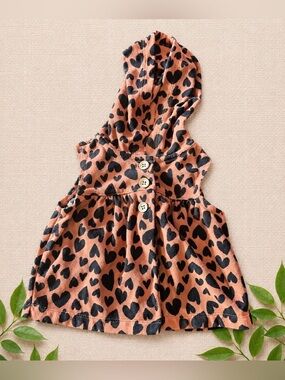 Carter’s Sleeveless Hooded Dress – 9M Heart Print